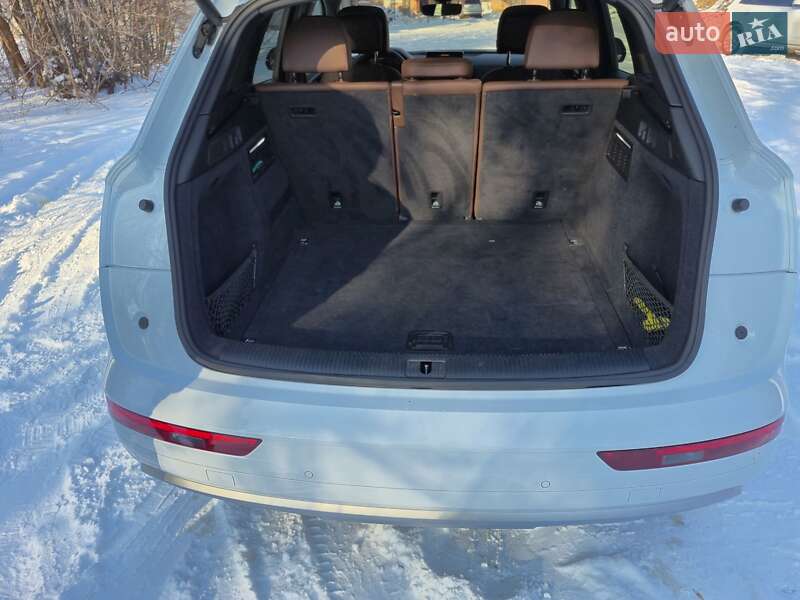 Внедорожник / Кроссовер Audi Q5 2019 в Запорожье