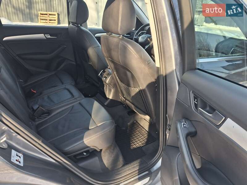 Внедорожник / Кроссовер Audi Q5 2014 в Каменец-Подольском