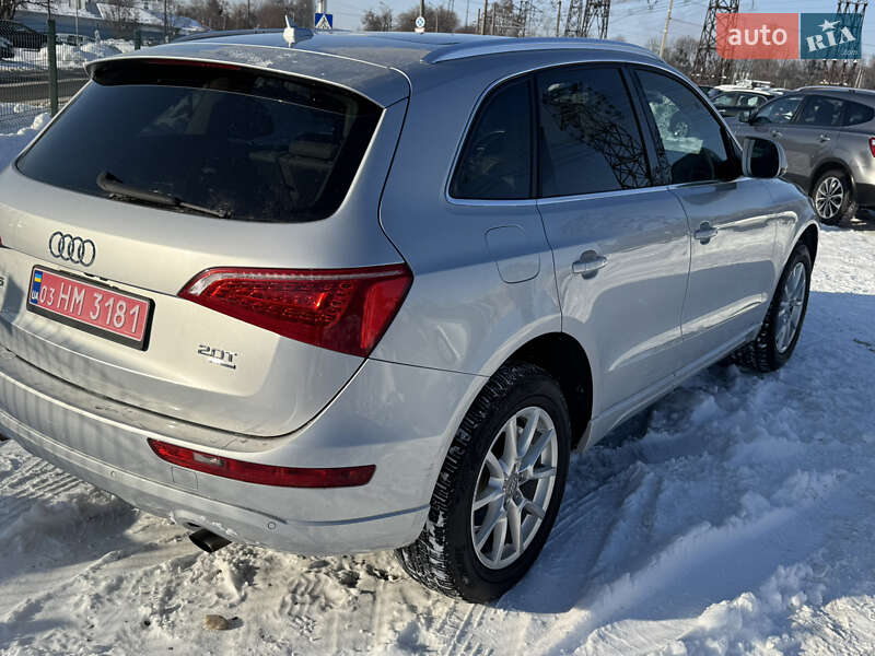Внедорожник / Кроссовер Audi Q5 2010 в Луцке