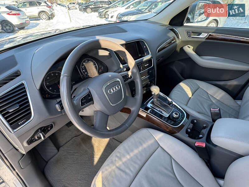 Внедорожник / Кроссовер Audi Q5 2010 в Луцке