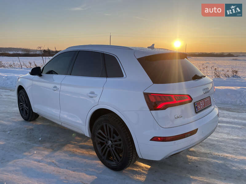 Позашляховик / Кросовер Audi Q5 2018 в Львові