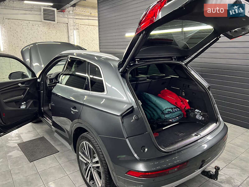 Внедорожник / Кроссовер Audi Q5 2017 в Львове