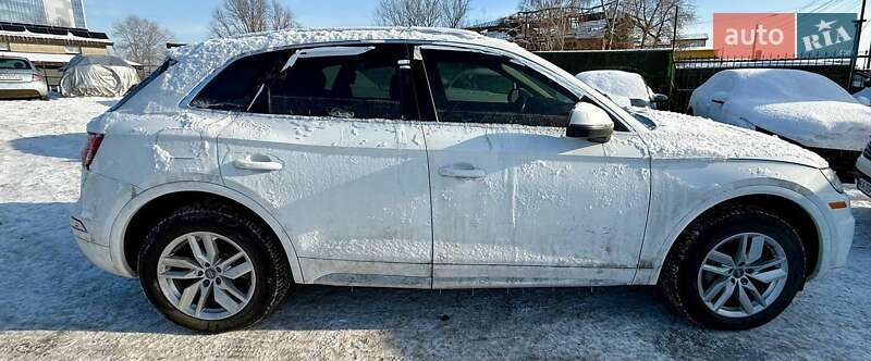 Внедорожник / Кроссовер Audi Q5 2017 в Киеве