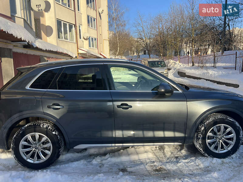 Позашляховик / Кросовер Audi Q5 2021 в Львові