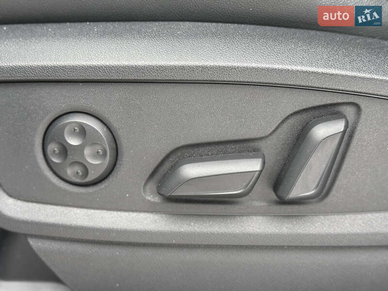 Внедорожник / Кроссовер Audi Q5 2023 в Стрые