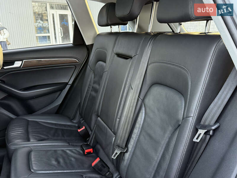 Внедорожник / Кроссовер Audi Q5 2014 в Ровно