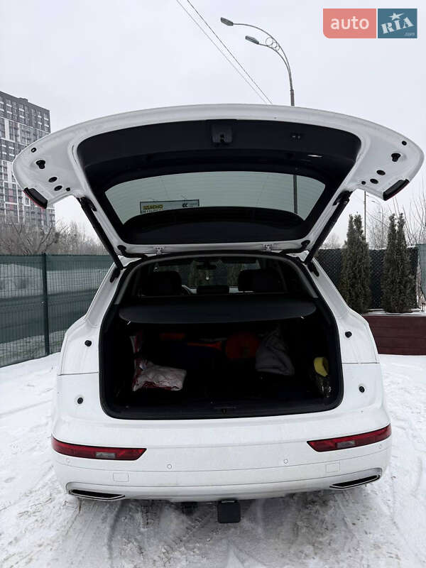 Позашляховик / Кросовер Audi Q5 2017 в Києві фото 9 Позашляховик / Кросовер Audi Q5 2017 в Києві