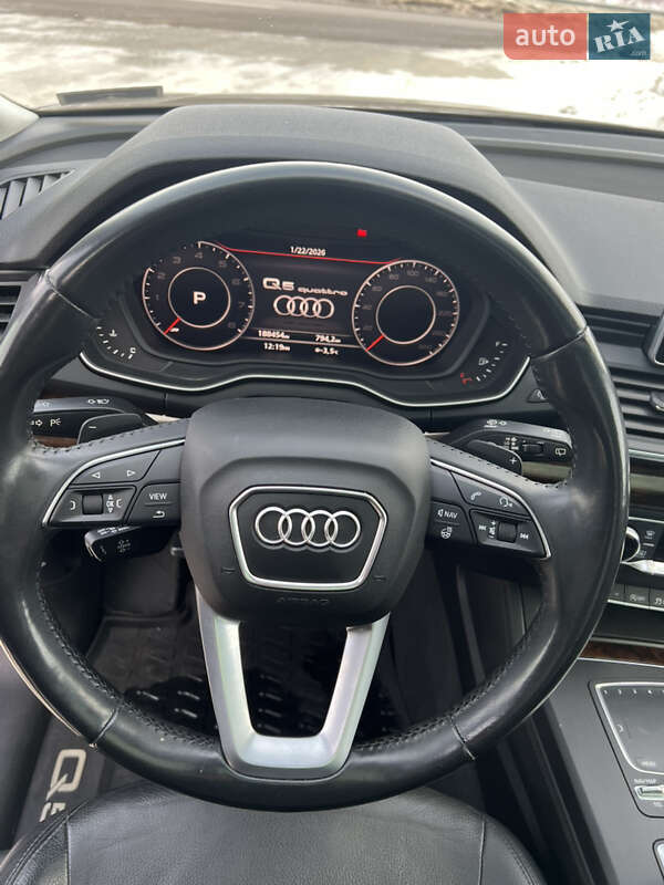 Внедорожник / Кроссовер Audi Q5 2020 в Хусте