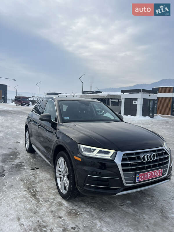 Внедорожник / Кроссовер Audi Q5 2020 в Хусте