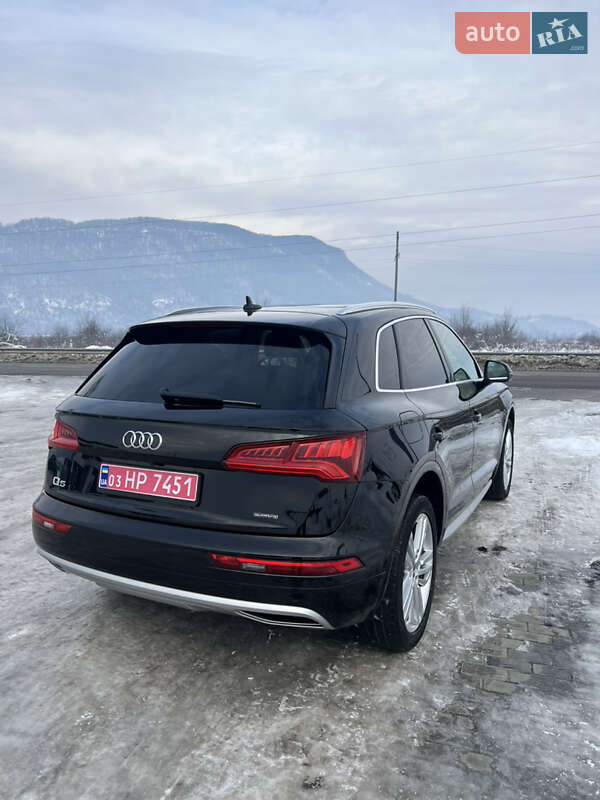 Внедорожник / Кроссовер Audi Q5 2020 в Хусте
