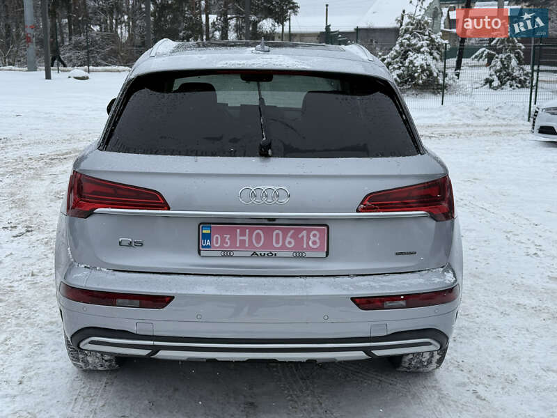 Внедорожник / Кроссовер Audi Q5 2021 в Киеве