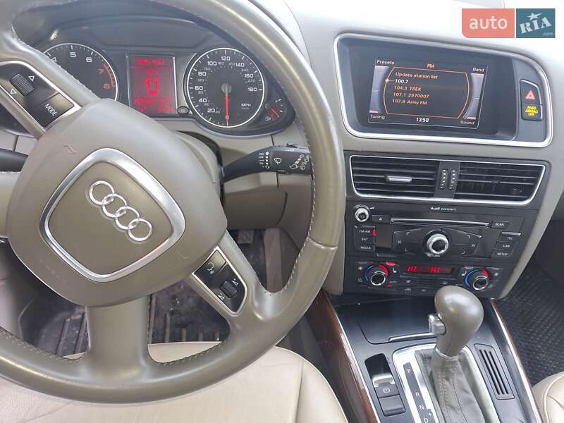 Внедорожник / Кроссовер Audi Q5 2011 в Владимирце