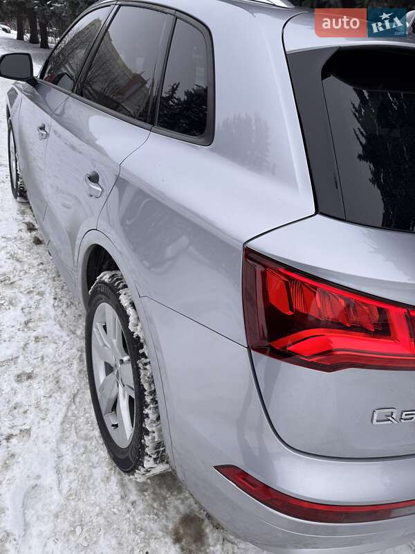 Внедорожник / Кроссовер Audi Q5 2018 в Луцке