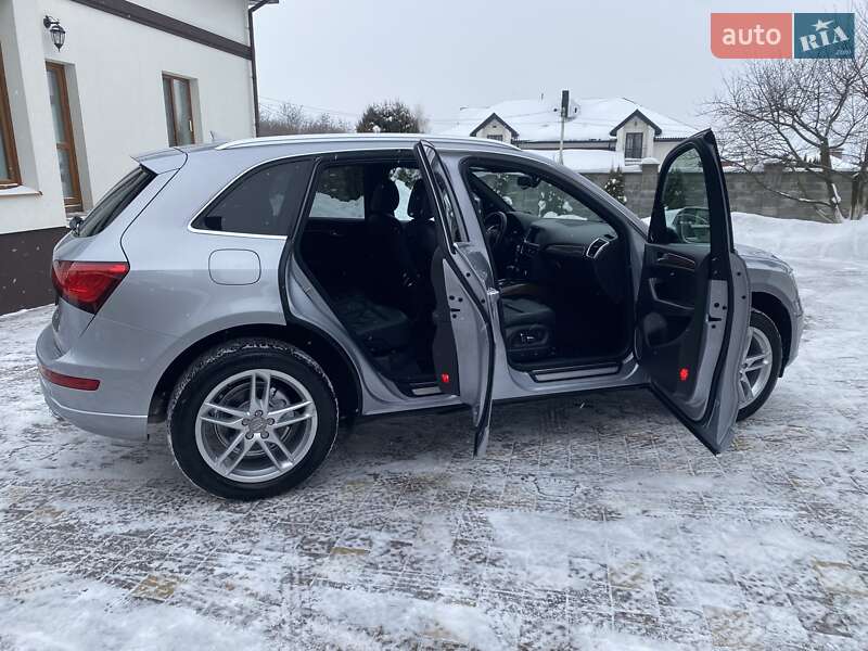Позашляховик / Кросовер Audi Q5 2016 в Рівному