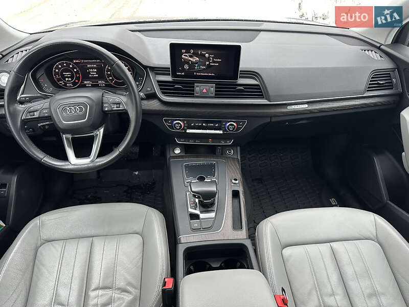Внедорожник / Кроссовер Audi Q5 2018 в Черновцах