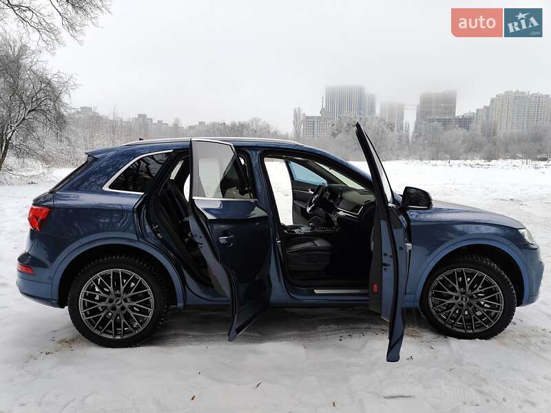 Позашляховик / Кросовер Audi Q5 2017 в Києві