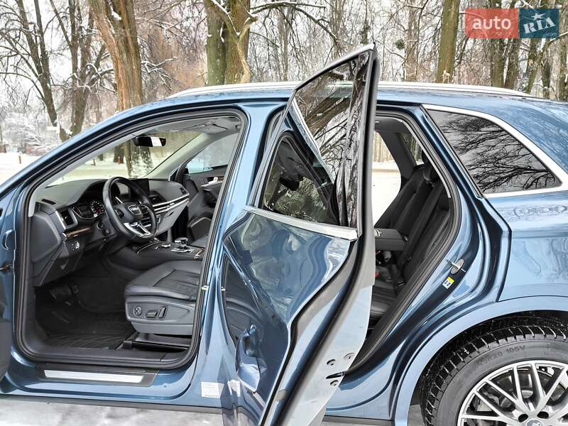 Позашляховик / Кросовер Audi Q5 2017 в Києві