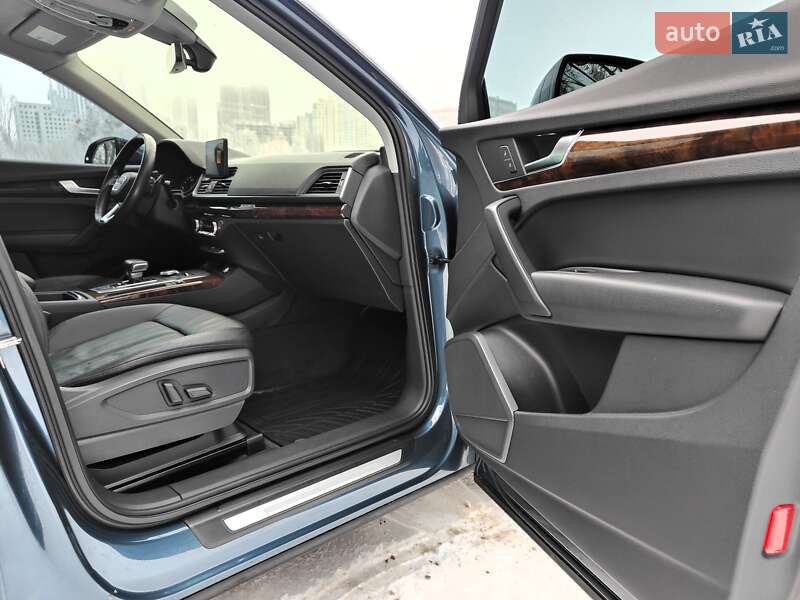 Позашляховик / Кросовер Audi Q5 2017 в Києві