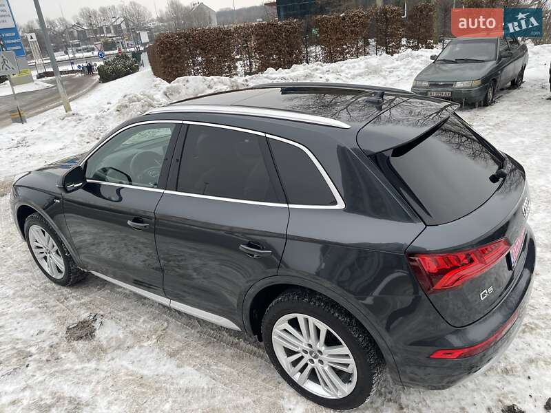 Внедорожник / Кроссовер Audi Q5 2017 в Киеве