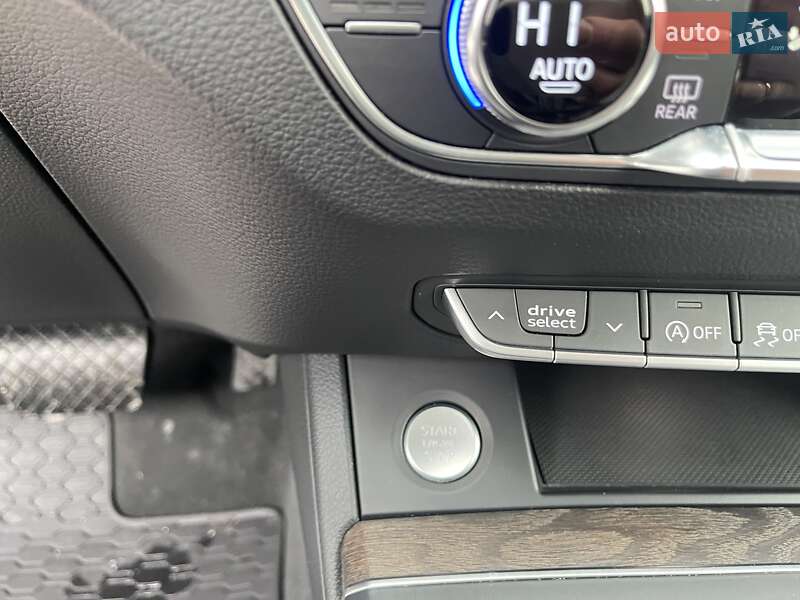 Внедорожник / Кроссовер Audi Q5 2017 в Киеве