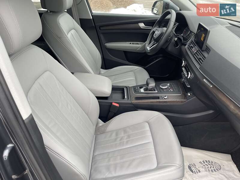 Внедорожник / Кроссовер Audi Q5 2017 в Киеве