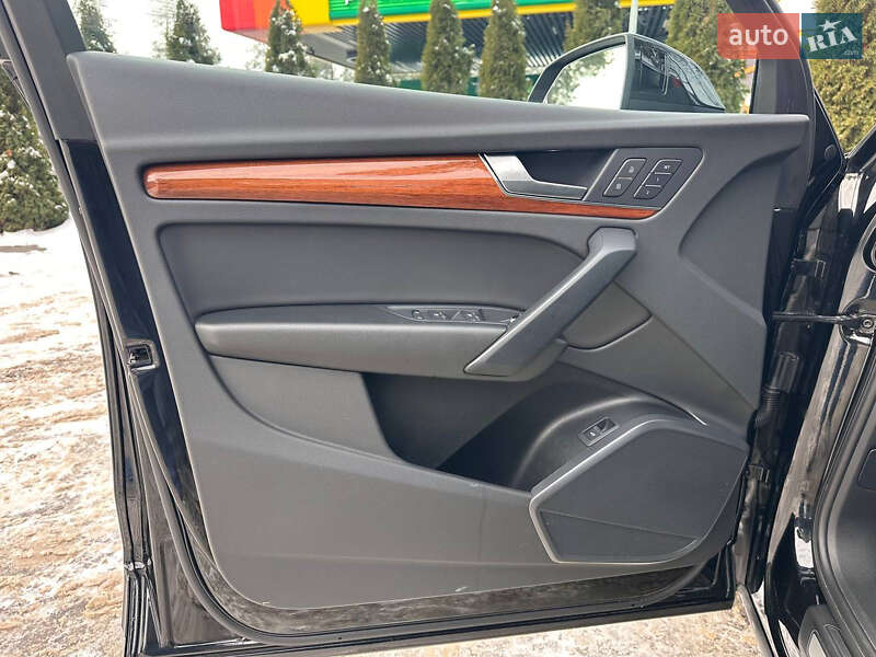 Позашляховик / Кросовер Audi Q5 2023 в Києві