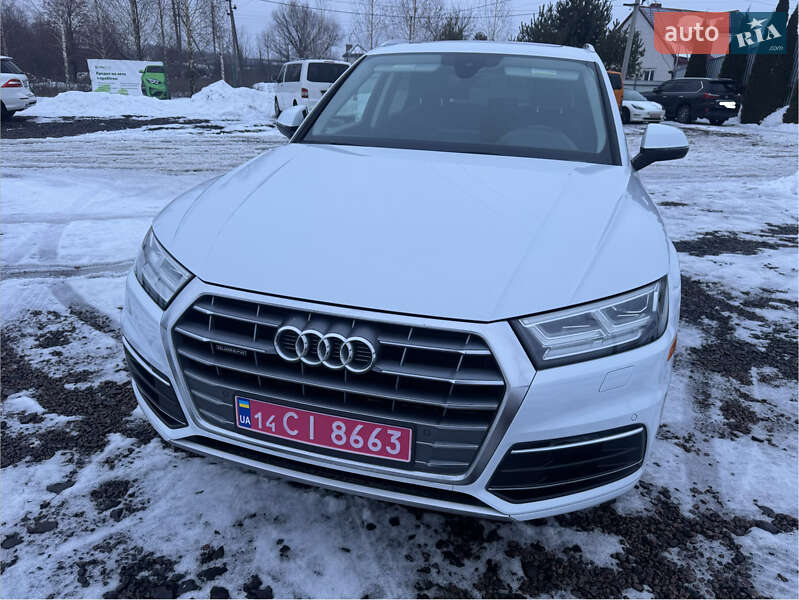 Внедорожник / Кроссовер Audi Q5 2020 в Луцке