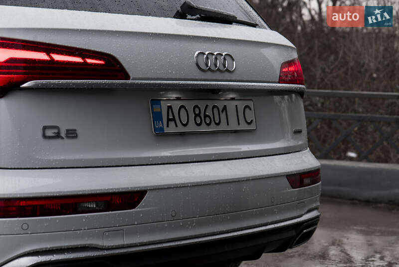 Внедорожник / Кроссовер Audi Q5 2021 в Ужгороде
