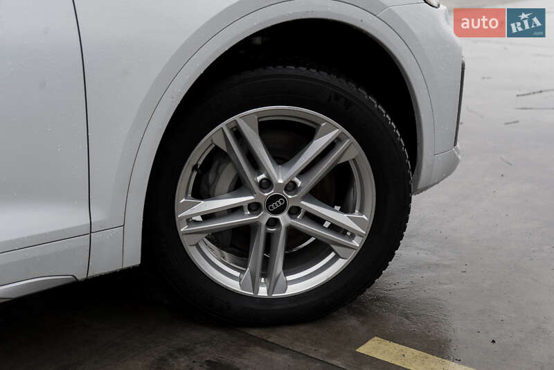 Внедорожник / Кроссовер Audi Q5 2021 в Ужгороде