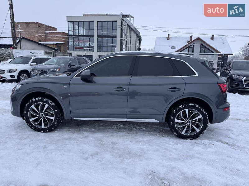 Позашляховик / Кросовер Audi Q5 2023 в Івано-Франківську