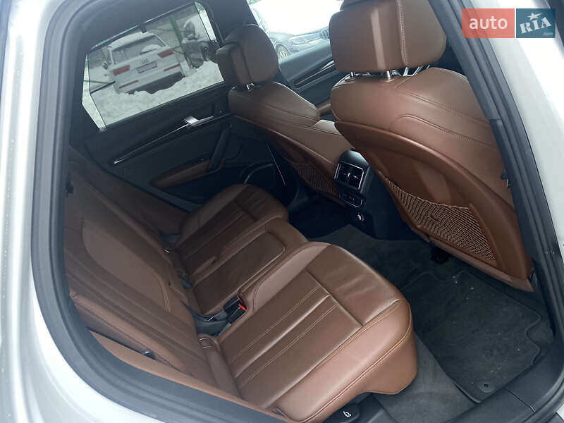 Позашляховик / Кросовер Audi Q5 2018 в Луцьку