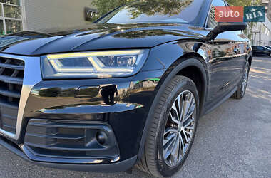 Позашляховик / Кросовер Audi Q5 2016 в Києві