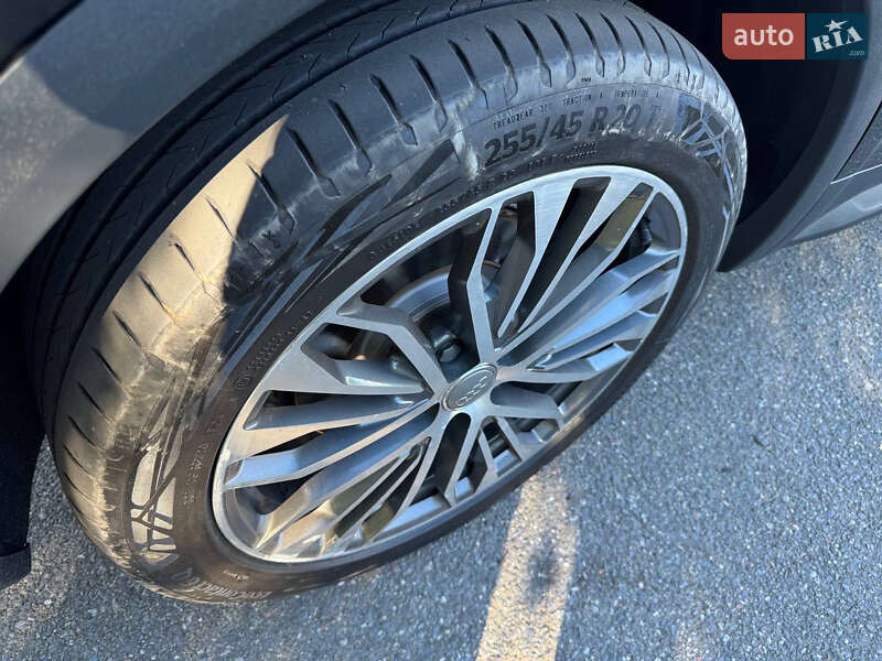 Позашляховик / Кросовер Audi Q5 2016 в Києві