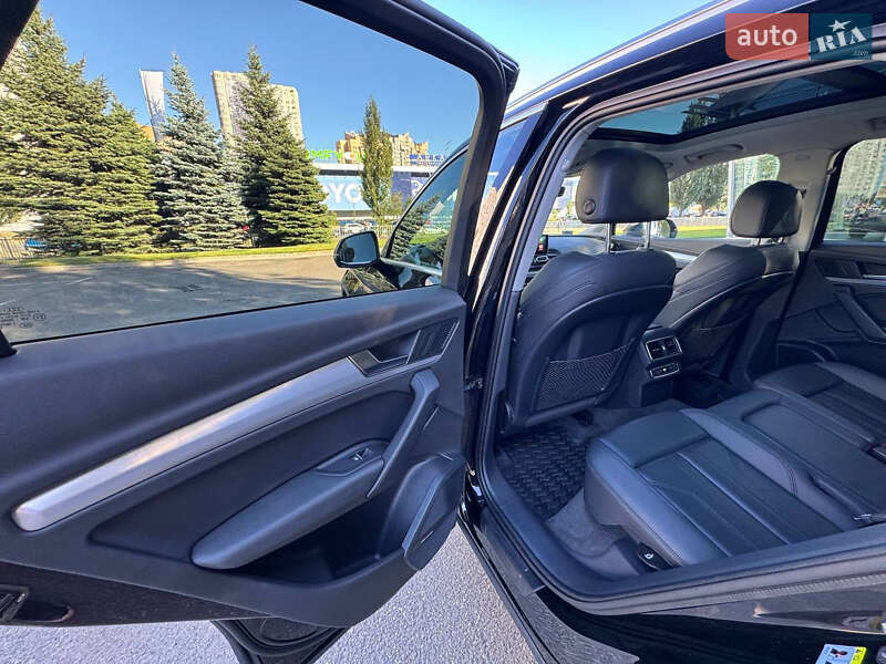 Позашляховик / Кросовер Audi Q5 2016 в Києві