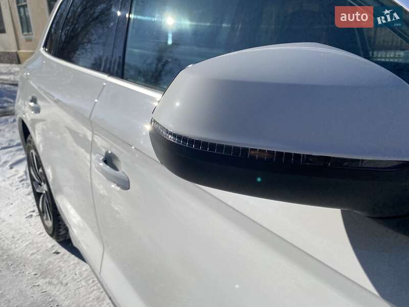 Позашляховик / Кросовер Audi Q5 2022 в Одесі