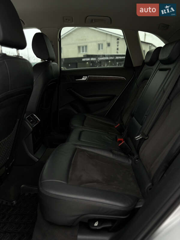 Внедорожник / Кроссовер Audi Q5 2010 в Шептицькому