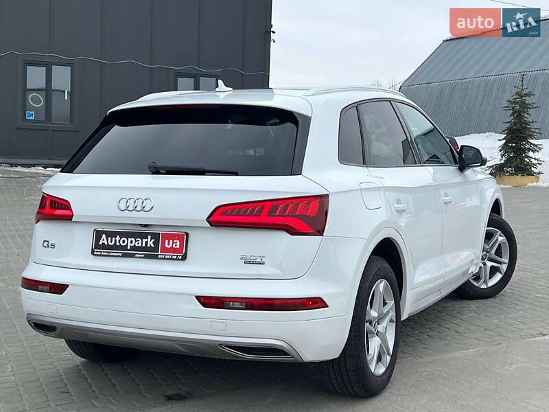 Позашляховик / Кросовер Audi Q5 2017 в Львові
