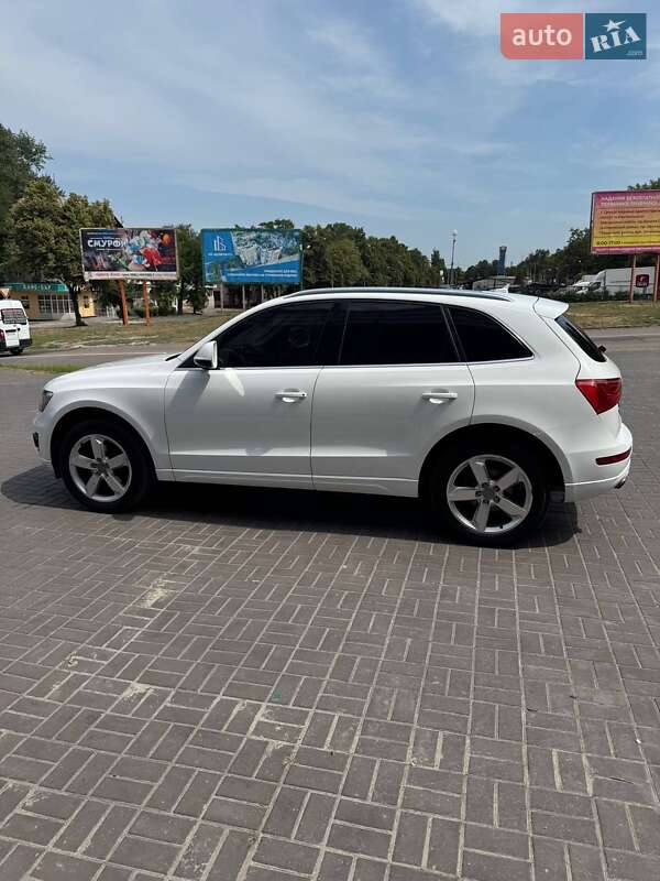 Позашляховик / Кросовер Audi Q5 2011 в Дніпрі