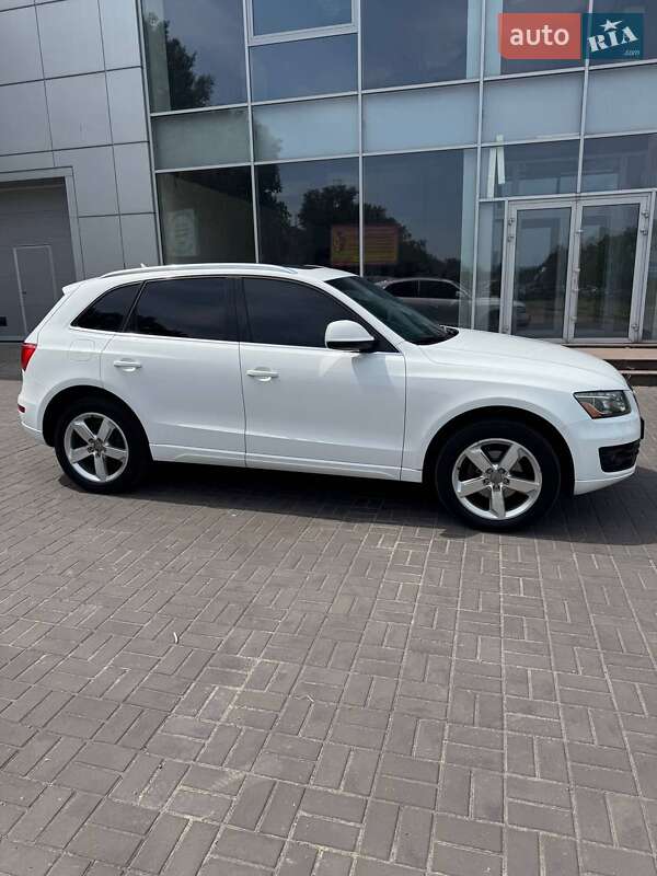 Позашляховик / Кросовер Audi Q5 2011 в Дніпрі
