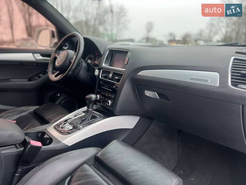 Позашляховик / Кросовер Audi Q5 2016 в Стрию