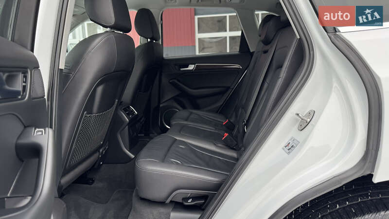 Внедорожник / Кроссовер Audi Q5 2016 в Дубно