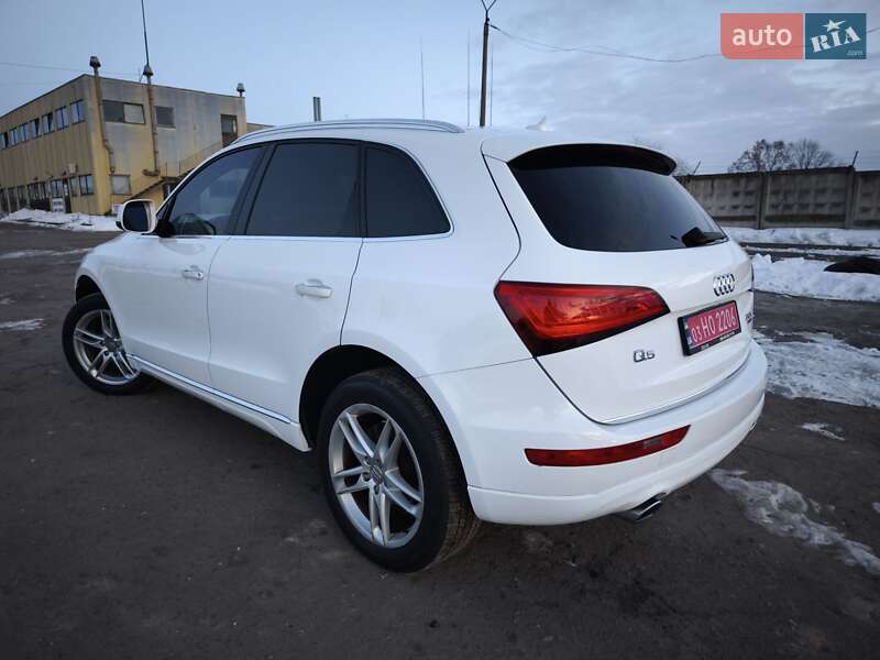 Позашляховик / Кросовер Audi Q5 2016 в Луцьку
