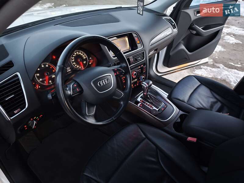 Позашляховик / Кросовер Audi Q5 2016 в Луцьку