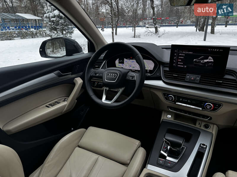 Внедорожник / Кроссовер Audi Q5 2021 в Киеве