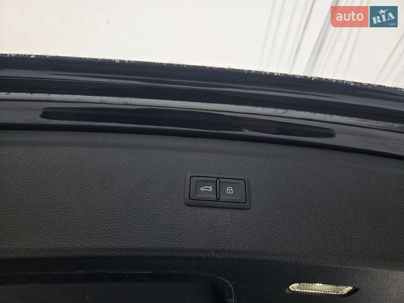 Позашляховик / Кросовер Audi Q5 2020 в Києві