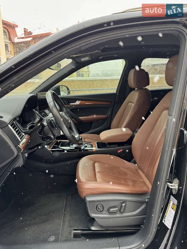 Внедорожник / Кроссовер Audi Q5 2020 в Киеве