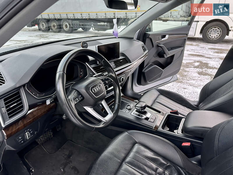 Позашляховик / Кросовер Audi Q5 2018 в Володимирі