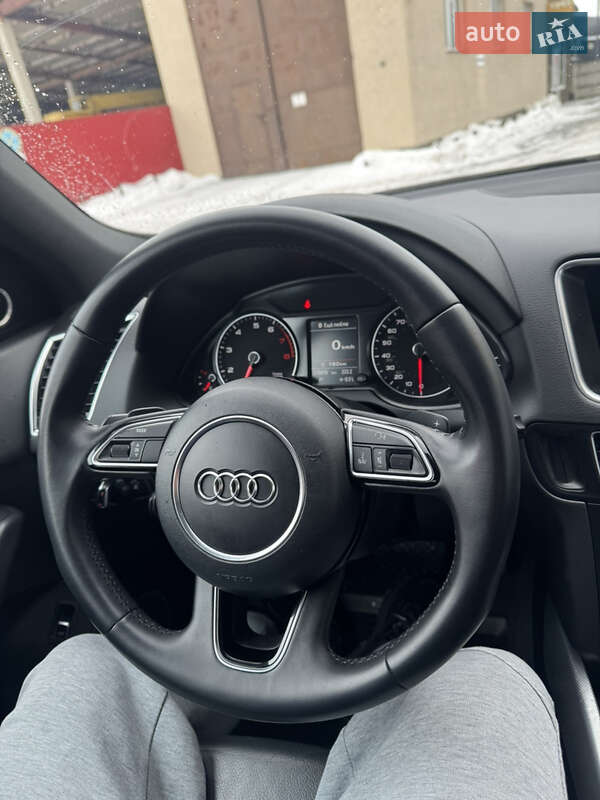Внедорожник / Кроссовер Audi Q5 2017 в Владимире
