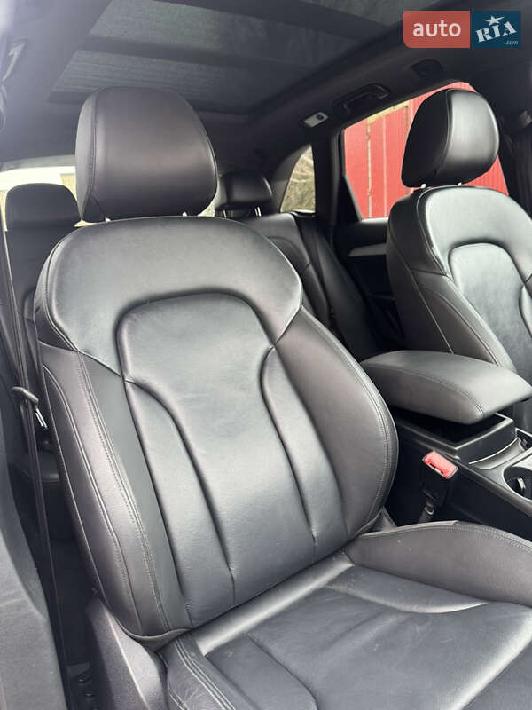 Внедорожник / Кроссовер Audi Q5 2017 в Владимире