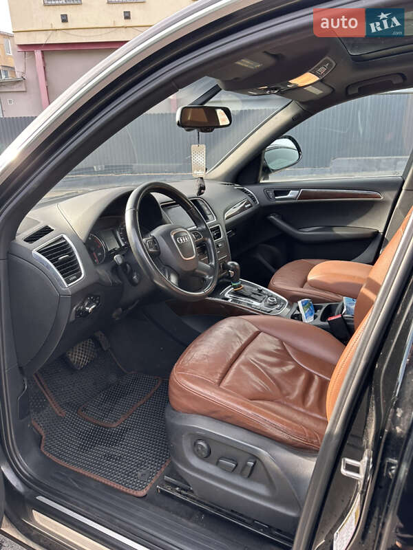 Внедорожник / Кроссовер Audi Q5 2011 в Обухове